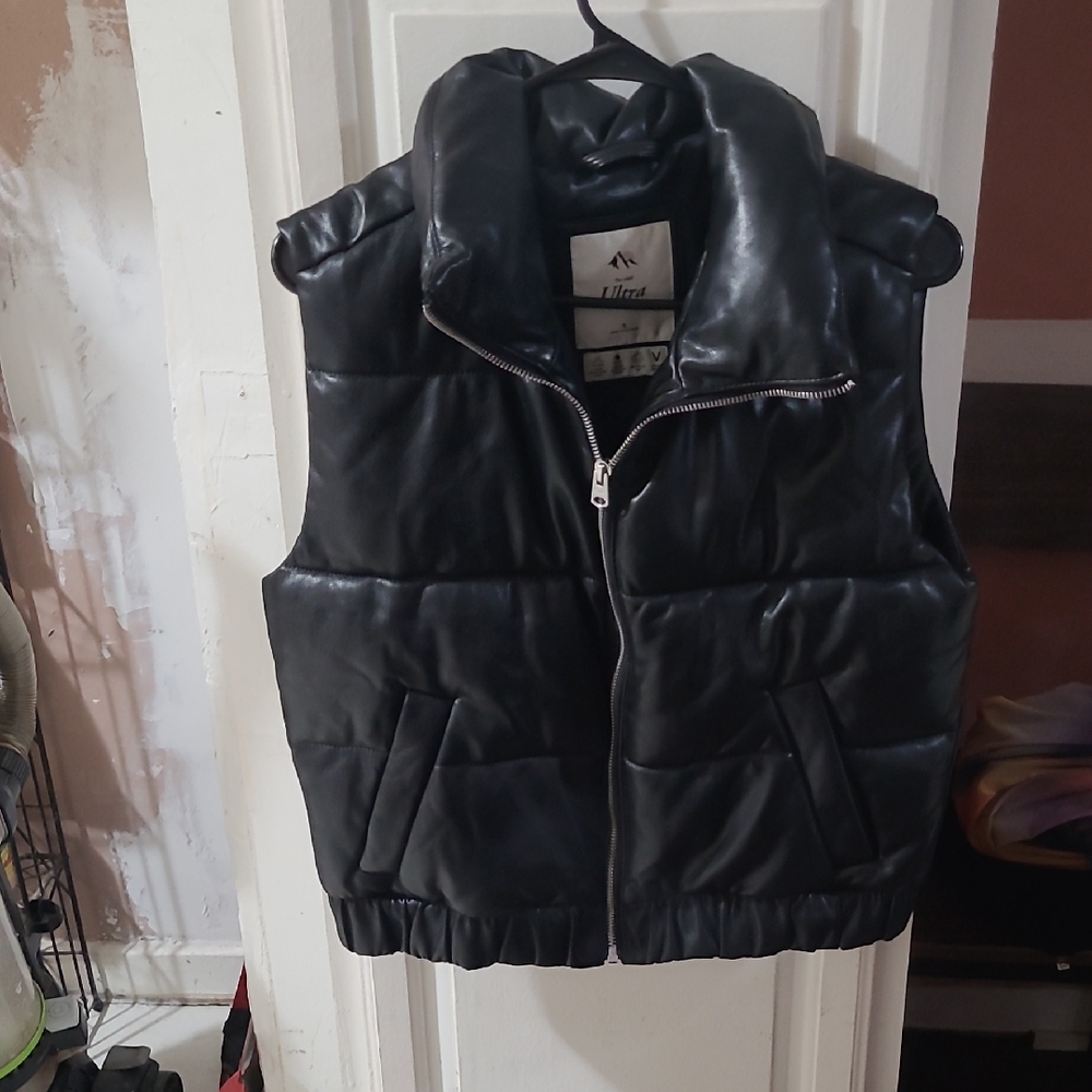 Black Puffer Vest with Zipper